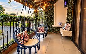 Hotel Sjo Airport Cars4Rent Edward Y Familia Inn